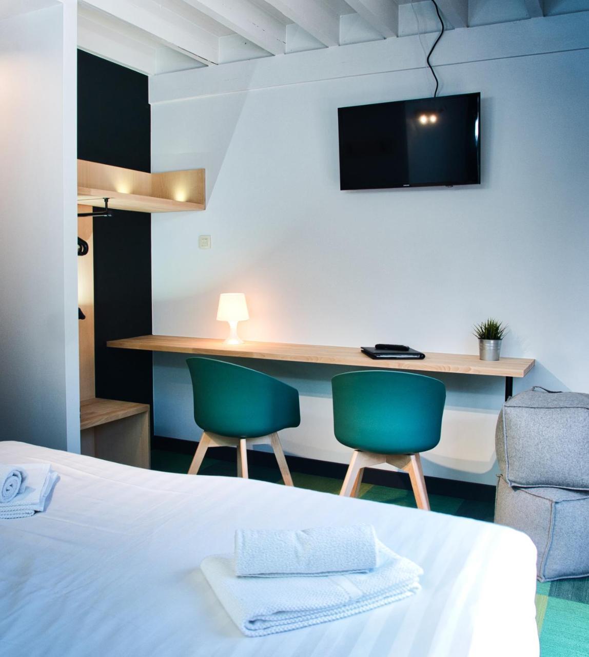 Hotel Aquatel Динант Екстериор снимка