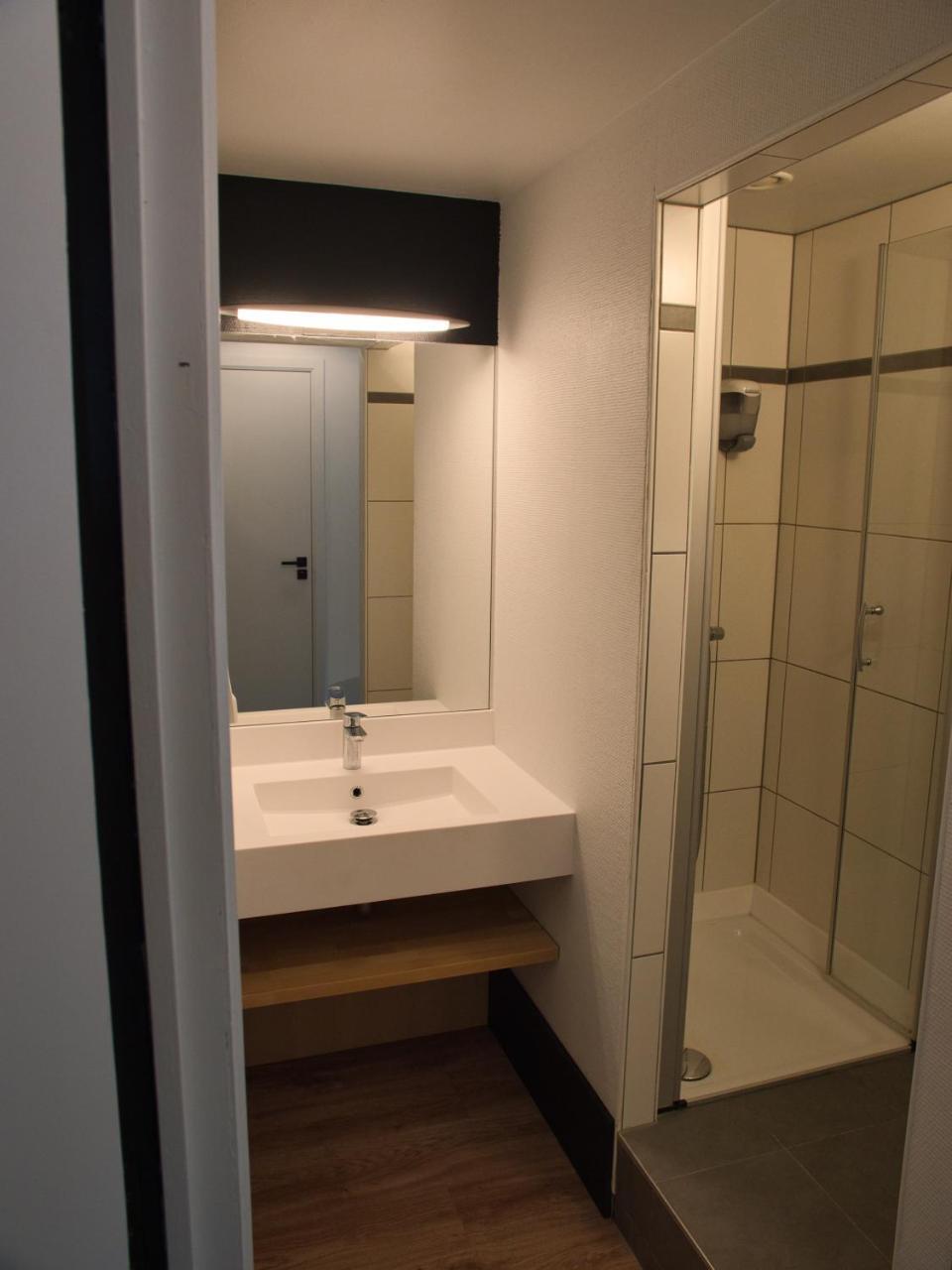 Hotel Aquatel Динант Екстериор снимка